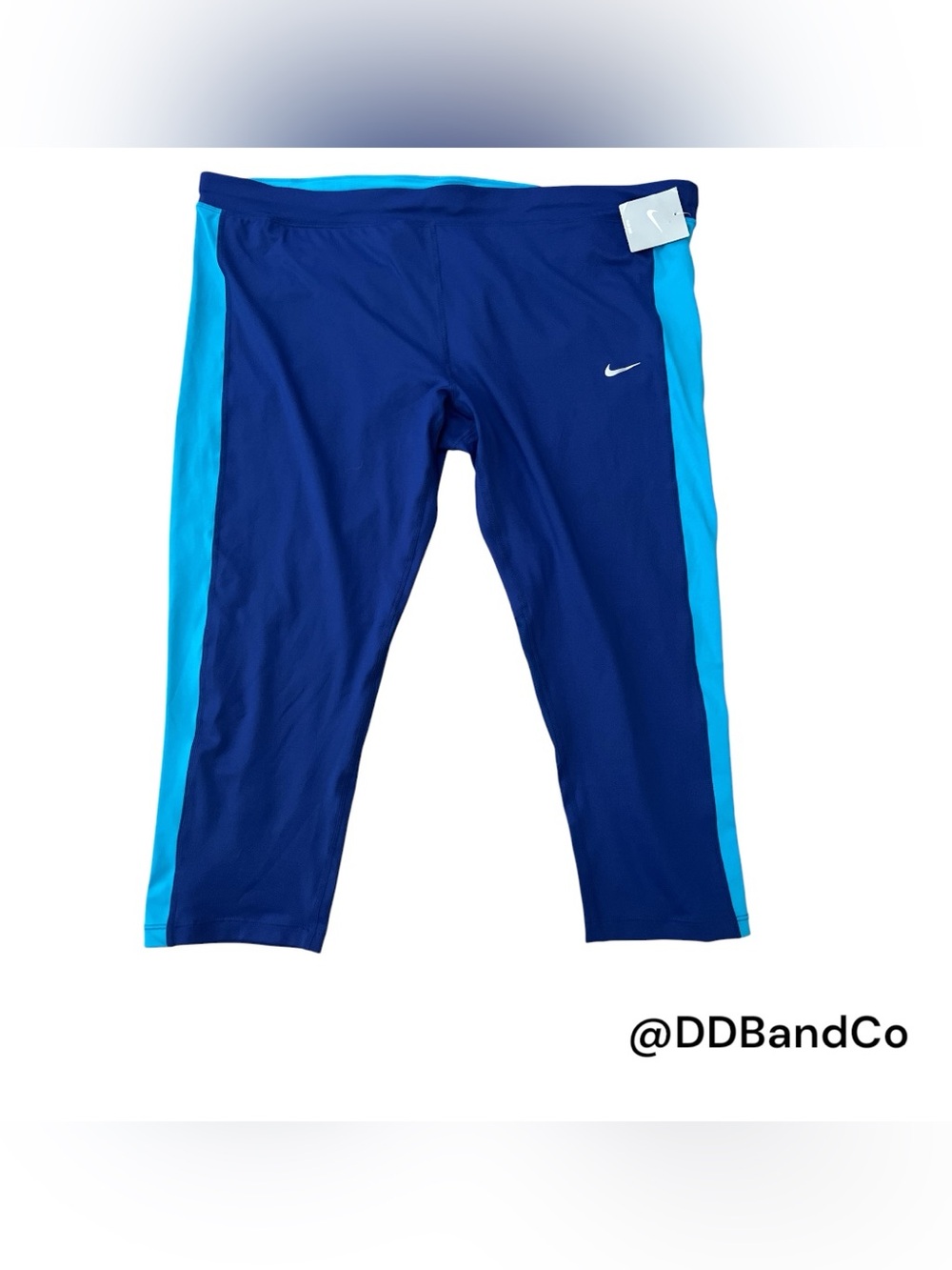 Nike Essential Tight Fit Dri Fit Crop Leggings